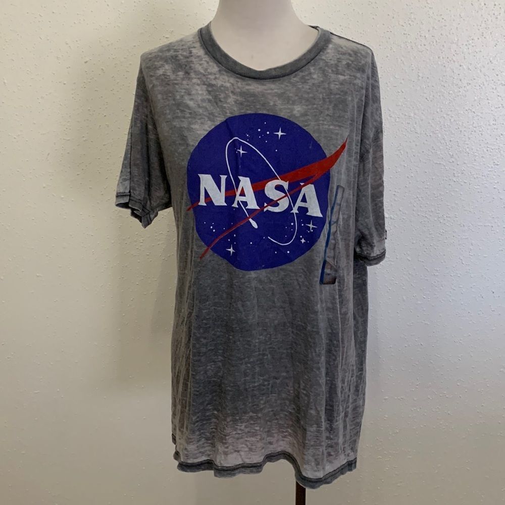 3for$20 NWT unisex shirt nasa